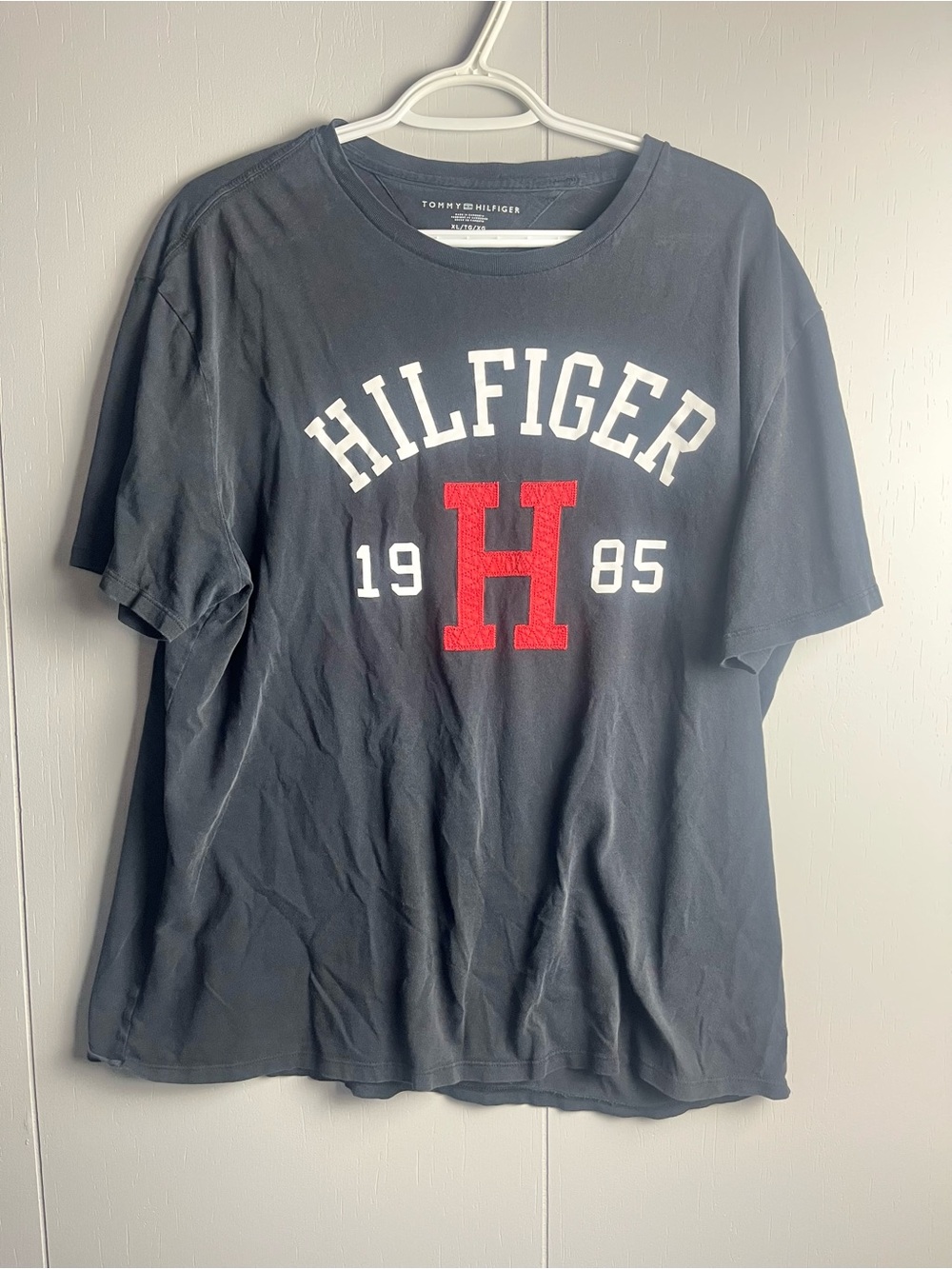 Tommy Hilfiger Black Crewneck Logo Tee. Size XL